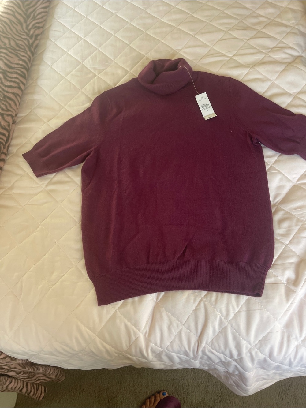 Ann Taylor Burgundy Short-Sleeve Turtleneck Sweater - Size Medium